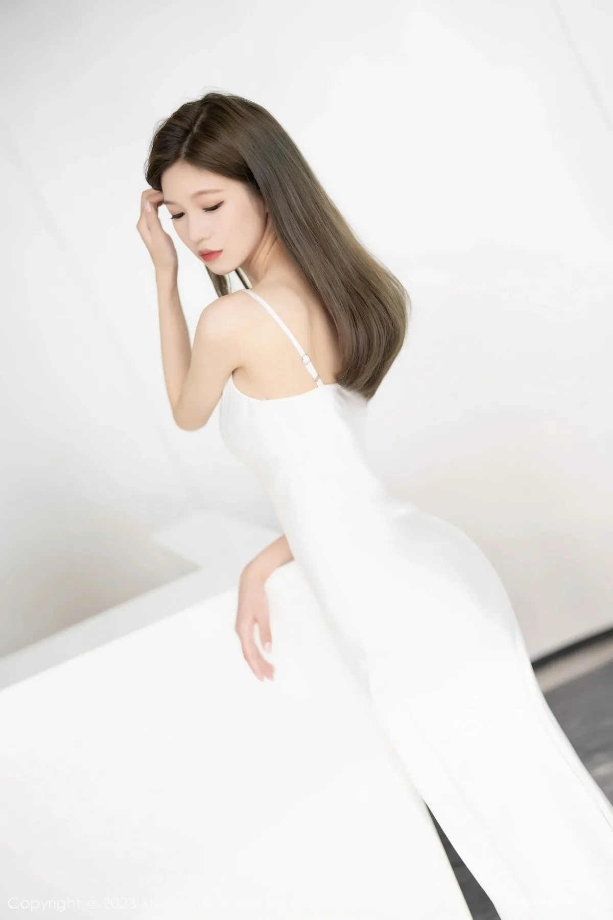 图片[8]-[XiaoYu画语界]Vol.1050_模特程程程白色吊带长裙+粉红色薄纱布兜秀曼妙身姿诱惑写真88P-blog.zhu.ee