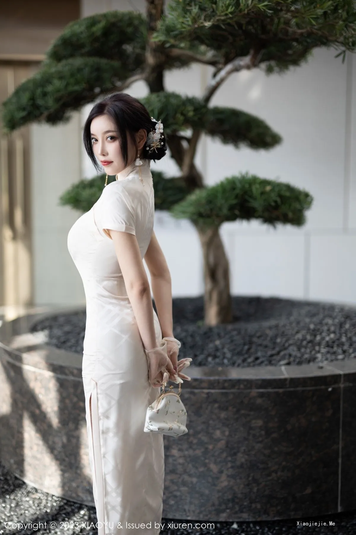 图片[6]-[XiaoYu画语界]Vol.978_女神杨晨晨Yome性感白色典雅旗袍配白丝袜秀丰腴身材诱惑写真85P-blog.zhu.ee
