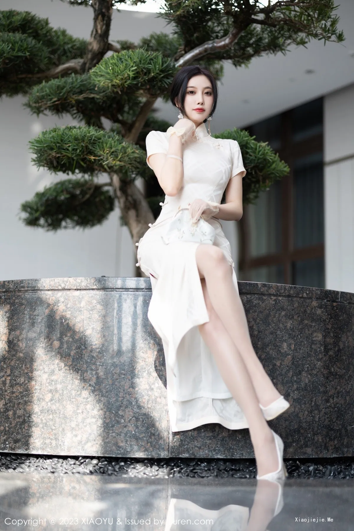 图片[12]-[XiaoYu画语界]Vol.978_女神杨晨晨Yome性感白色典雅旗袍配白丝袜秀丰腴身材诱惑写真85P-blog.zhu.ee