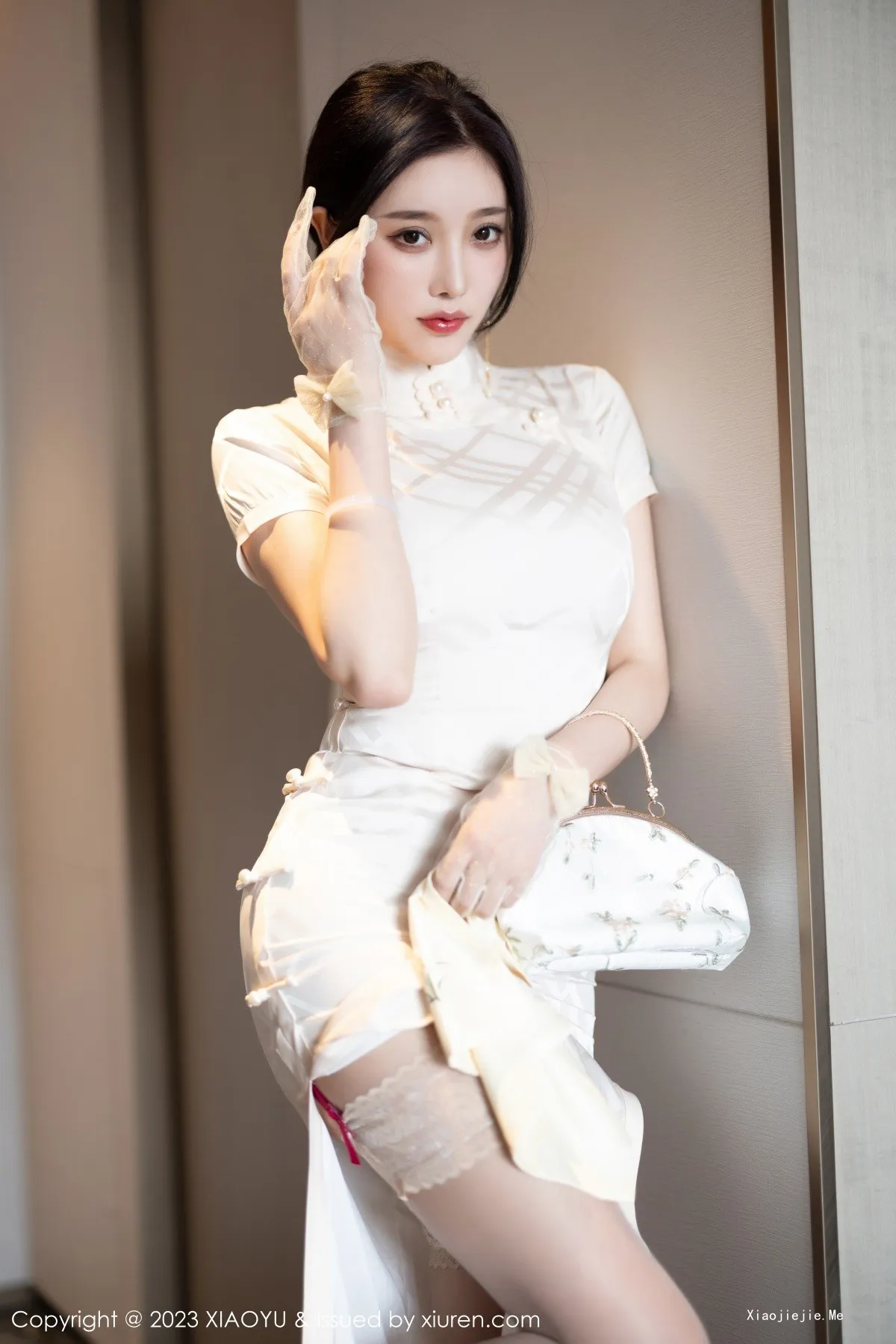 图片[26]-[XiaoYu画语界]Vol.978_女神杨晨晨Yome性感白色典雅旗袍配白丝袜秀丰腴身材诱惑写真85P-blog.zhu.ee