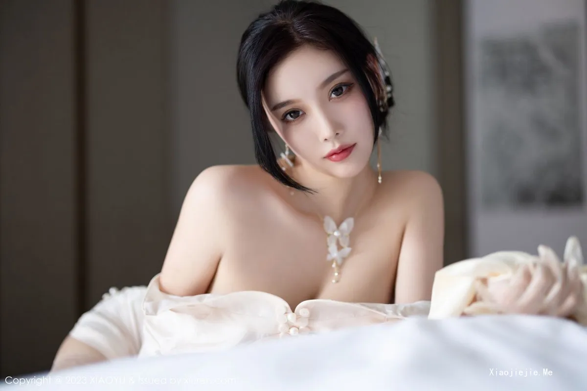 图片[60]-[XiaoYu画语界]Vol.978_女神杨晨晨Yome性感白色典雅旗袍配白丝袜秀丰腴身材诱惑写真85P-blog.zhu.ee