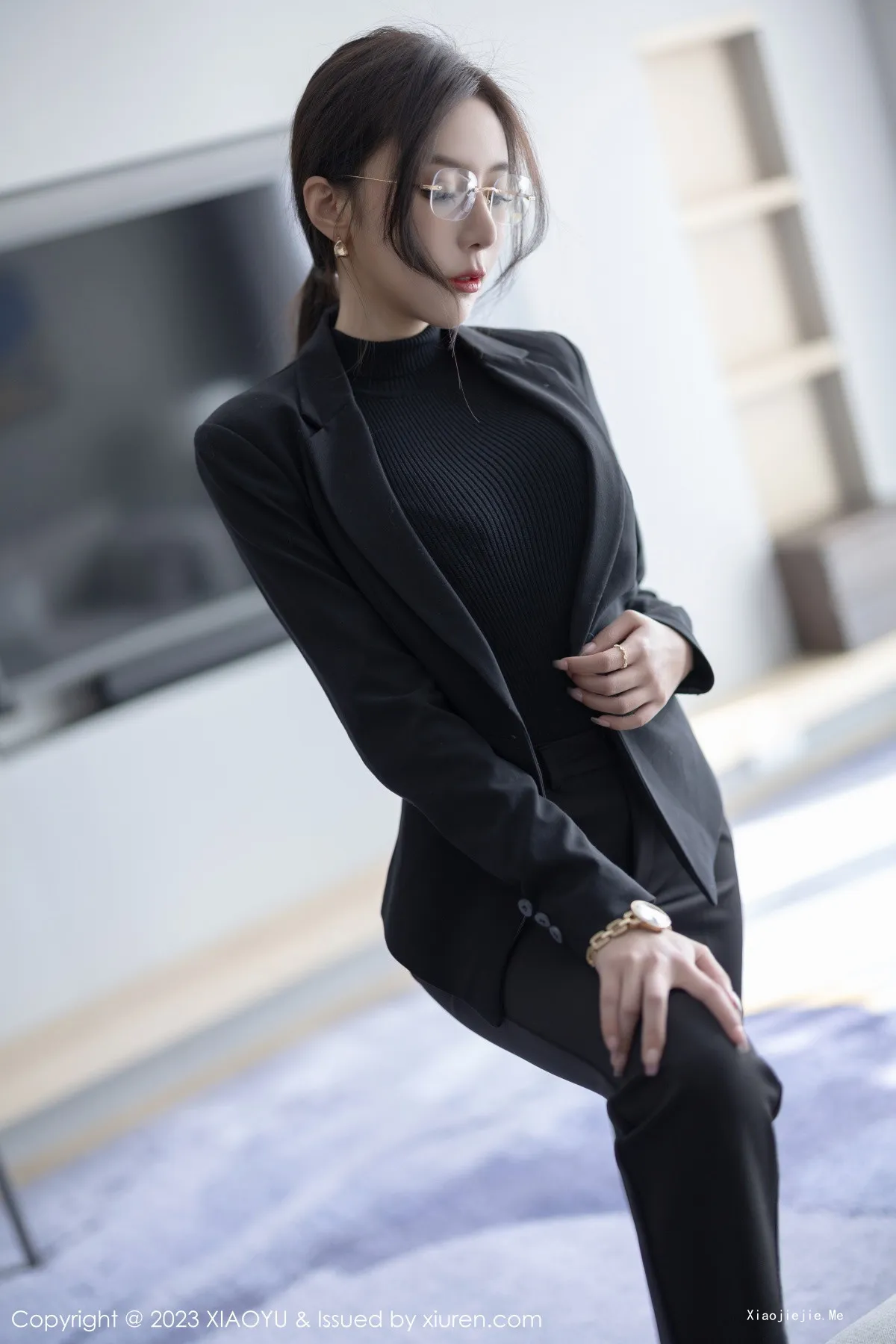 图片[24]-[XiaoYu画语界]Vol.974_女神王馨瑶yanni性感黑色Ol装露黑色蕾丝内衣超薄黑丝诱惑写真93P-blog.zhu.ee