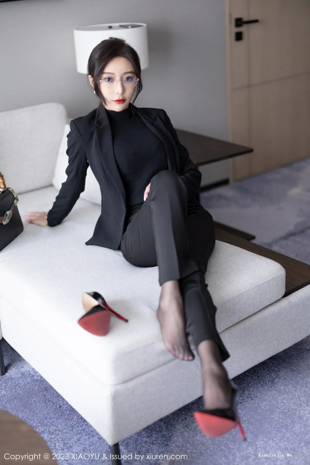 图片[30]-[XiaoYu画语界]Vol.974_女神王馨瑶yanni性感黑色Ol装露黑色蕾丝内衣超薄黑丝诱惑写真93P-blog.zhu.ee