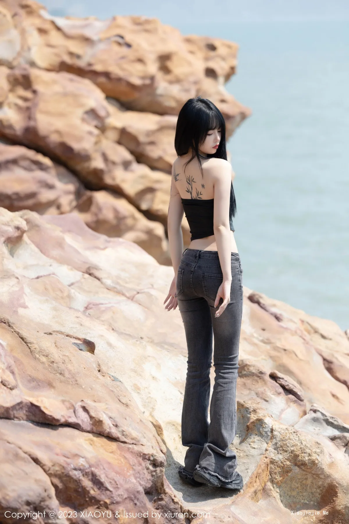 图片[14]-[XiaoYu画语界]Vol.1047_模特奶瓶黑色露肩短款上衣+性感蛋黄色吊带秀曼妙身姿诱惑写真98P-blog.zhu.ee