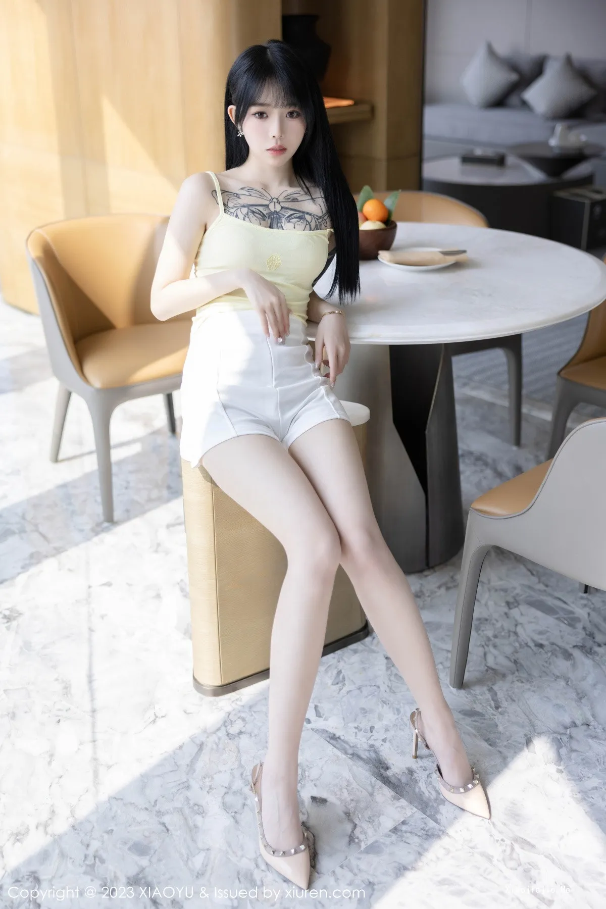 图片[22]-[XiaoYu画语界]Vol.1047_模特奶瓶黑色露肩短款上衣+性感蛋黄色吊带秀曼妙身姿诱惑写真98P-blog.zhu.ee