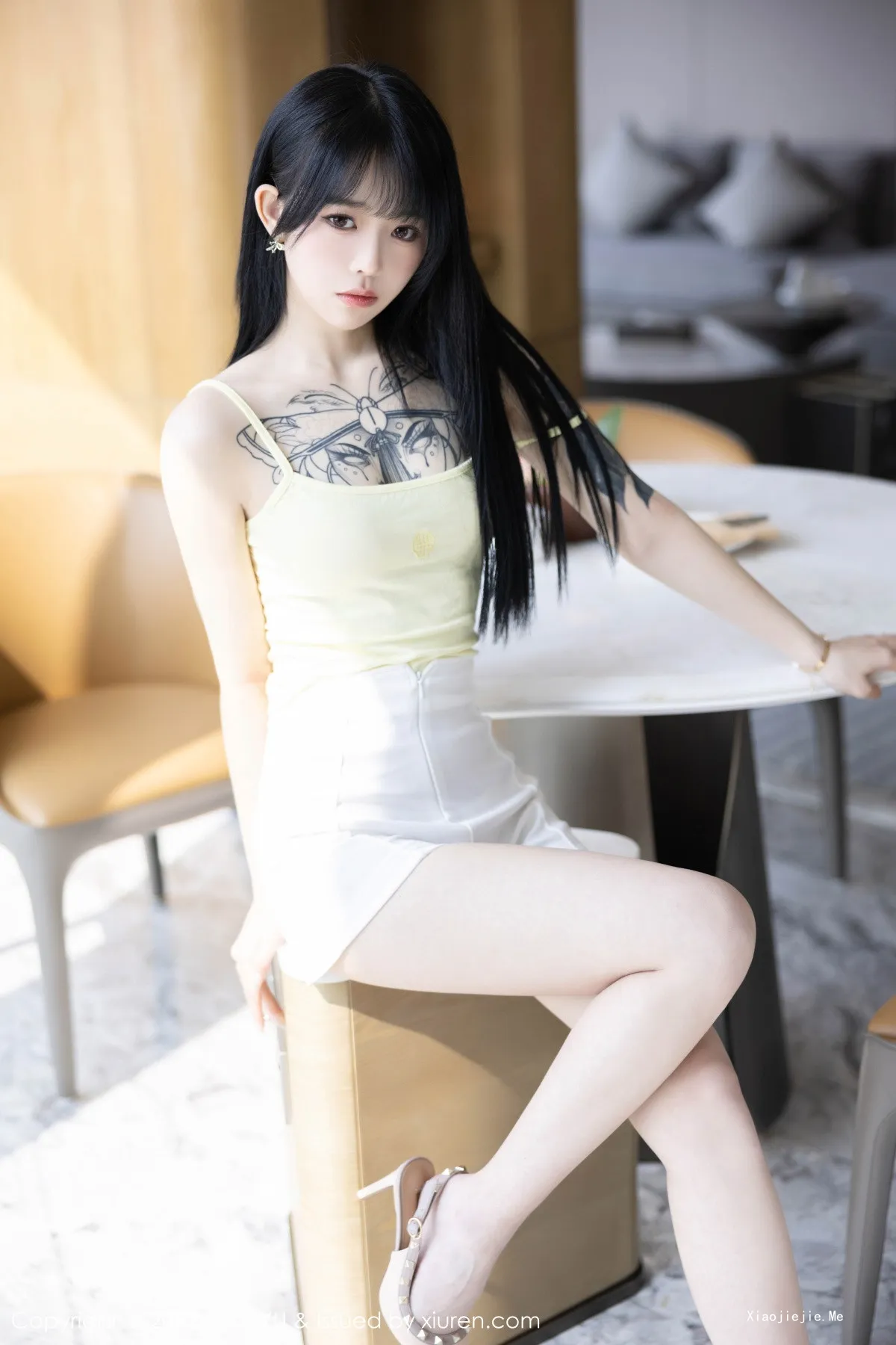 图片[24]-[XiaoYu画语界]Vol.1047_模特奶瓶黑色露肩短款上衣+性感蛋黄色吊带秀曼妙身姿诱惑写真98P-blog.zhu.ee