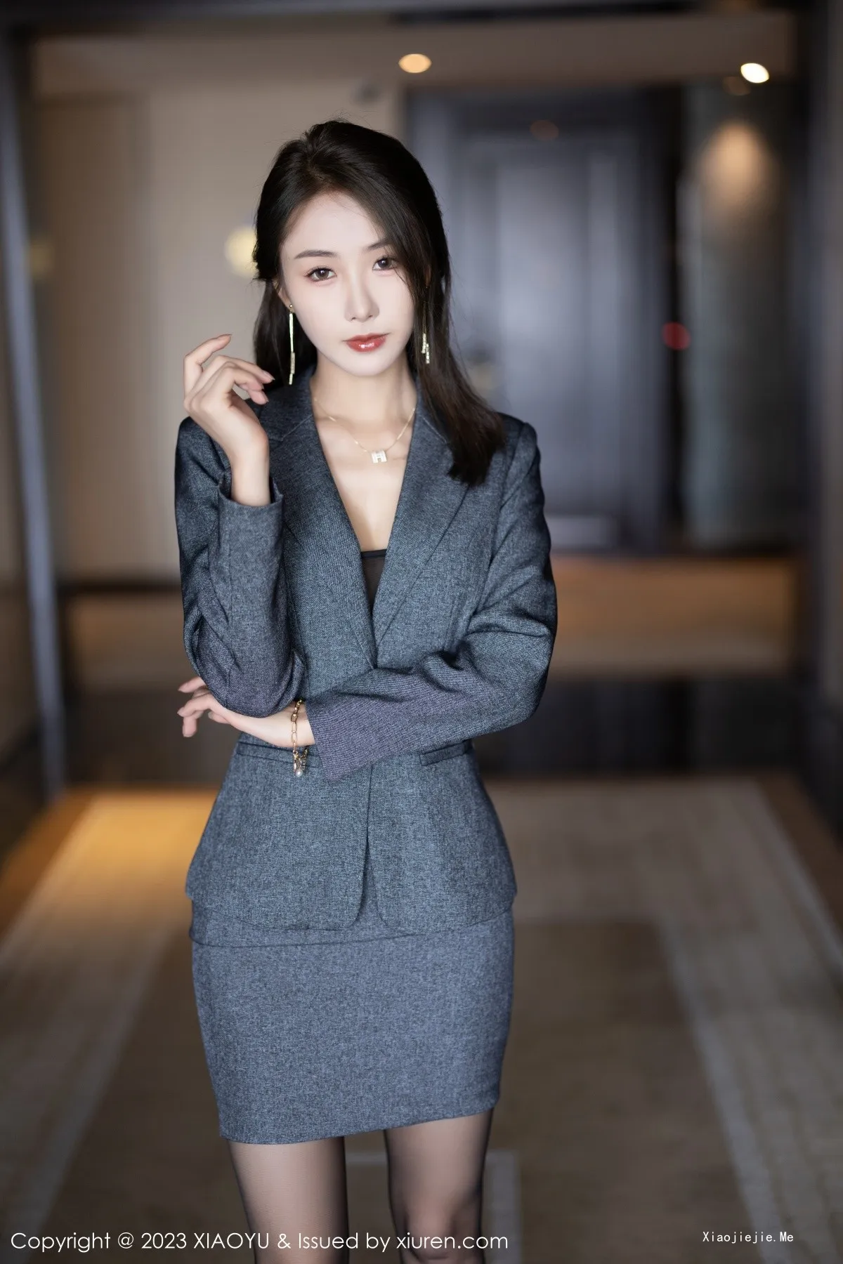 图片[12]-[XiaoYu画语界]Vol.1042_模特苏苏阿脱深灰制服露性感黑色薄透内衣秀曼妙身姿诱惑写真100P-blog.zhu.ee
