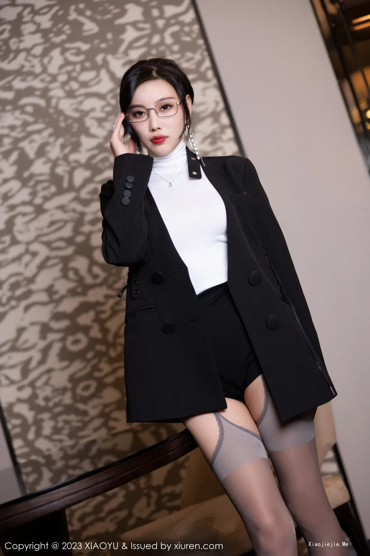 图片[24]-[XiaoYu画语界]Vol.953_模特77qiqi性感黑色皮质露肩上衣配开档黑丝秀完美身材诱惑写真71P-blog.zhu.ee