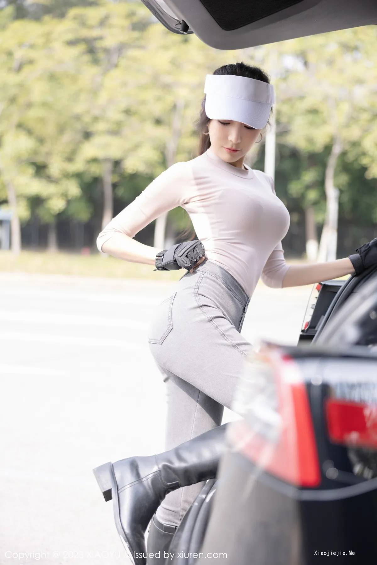 图片[20]-[XiaoYu画语界]Vol.952_女神王馨瑶yanni户外浅灰收身上衣配牛仔裤秀完美身材诱惑写真86P-blog.zhu.ee