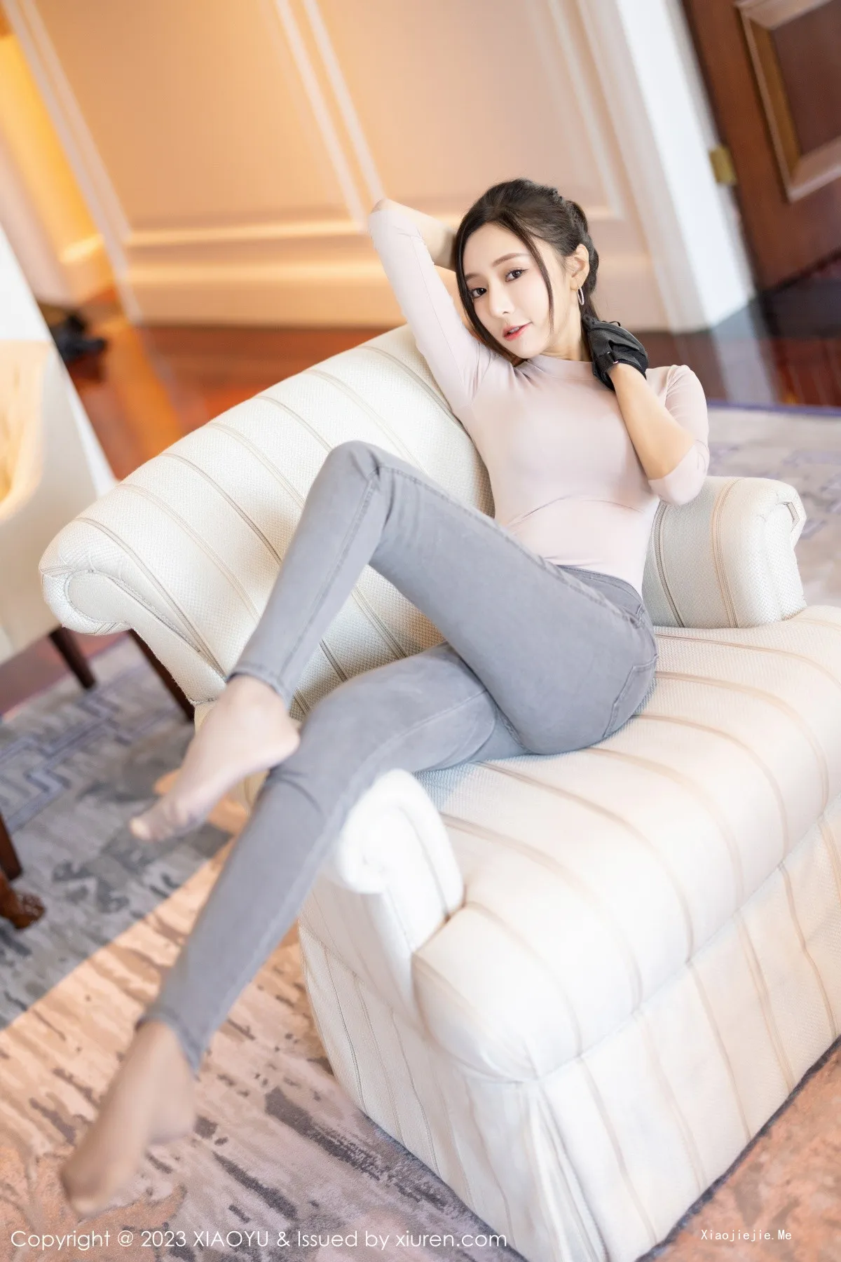 图片[28]-[XiaoYu画语界]Vol.952_女神王馨瑶yanni户外浅灰收身上衣配牛仔裤秀完美身材诱惑写真86P-blog.zhu.ee