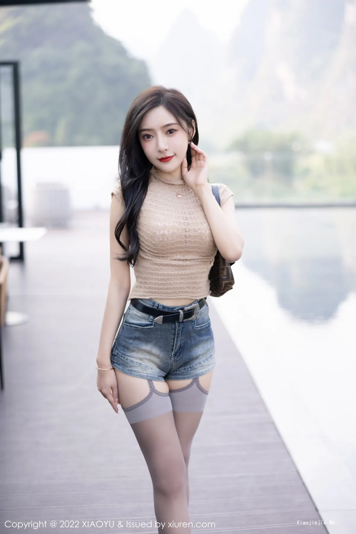 图片[4]-[XiaoYu画语界]Vol.919_女神王馨瑶yanni浅色衣配牛仔短裤半脱露蕾丝内衣撩人诱惑写真87P-blog.zhu.ee