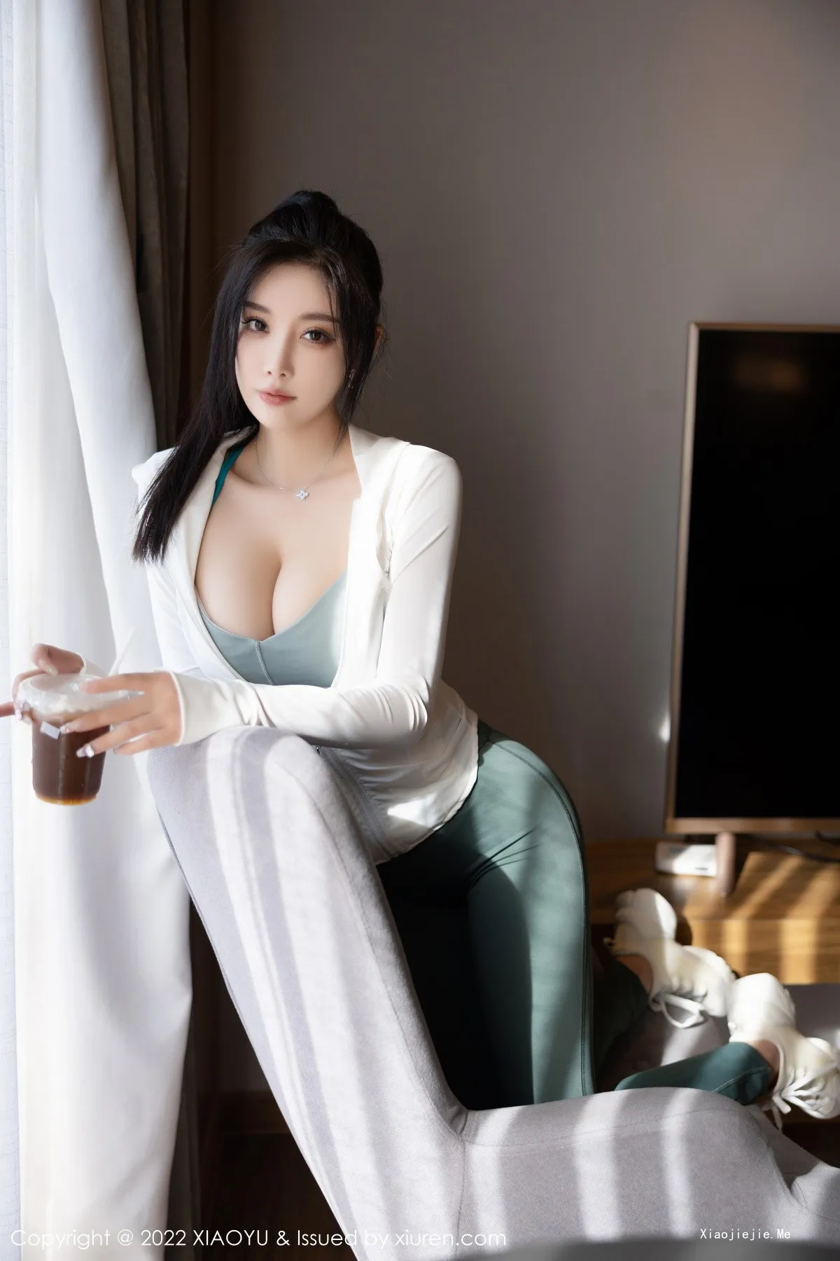 图片[32]-[XiaoYu画语界]Vol.892_女神杨晨晨Yome性感白色外衣配紧身长裤秀完美身材诱惑写真95P-blog.zhu.ee