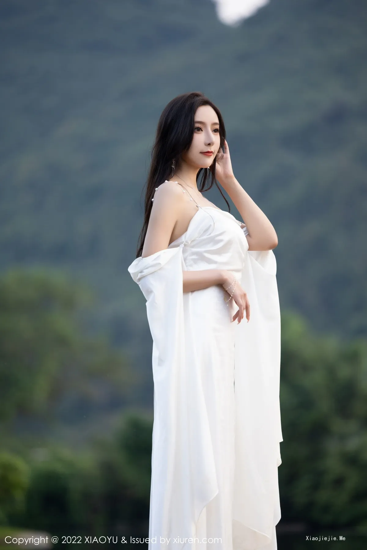 [XiaoYu画语界]Vol.884_女神王馨瑶yanni杭州旅拍户外白色蕾丝内衣配白色丝袜诱惑写真87P-blog.zhu.ee