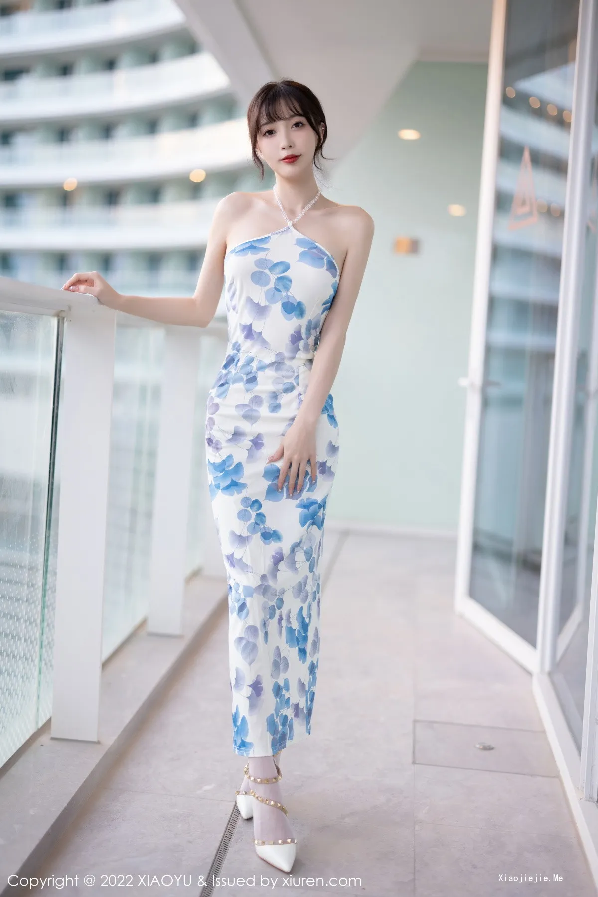图片[4]-[XiaoYu画语界]Vol.877_模特林星阑性感露肩带图案连衣短配超薄白丝袜秀美腿迷人写真85P-blog.zhu.ee