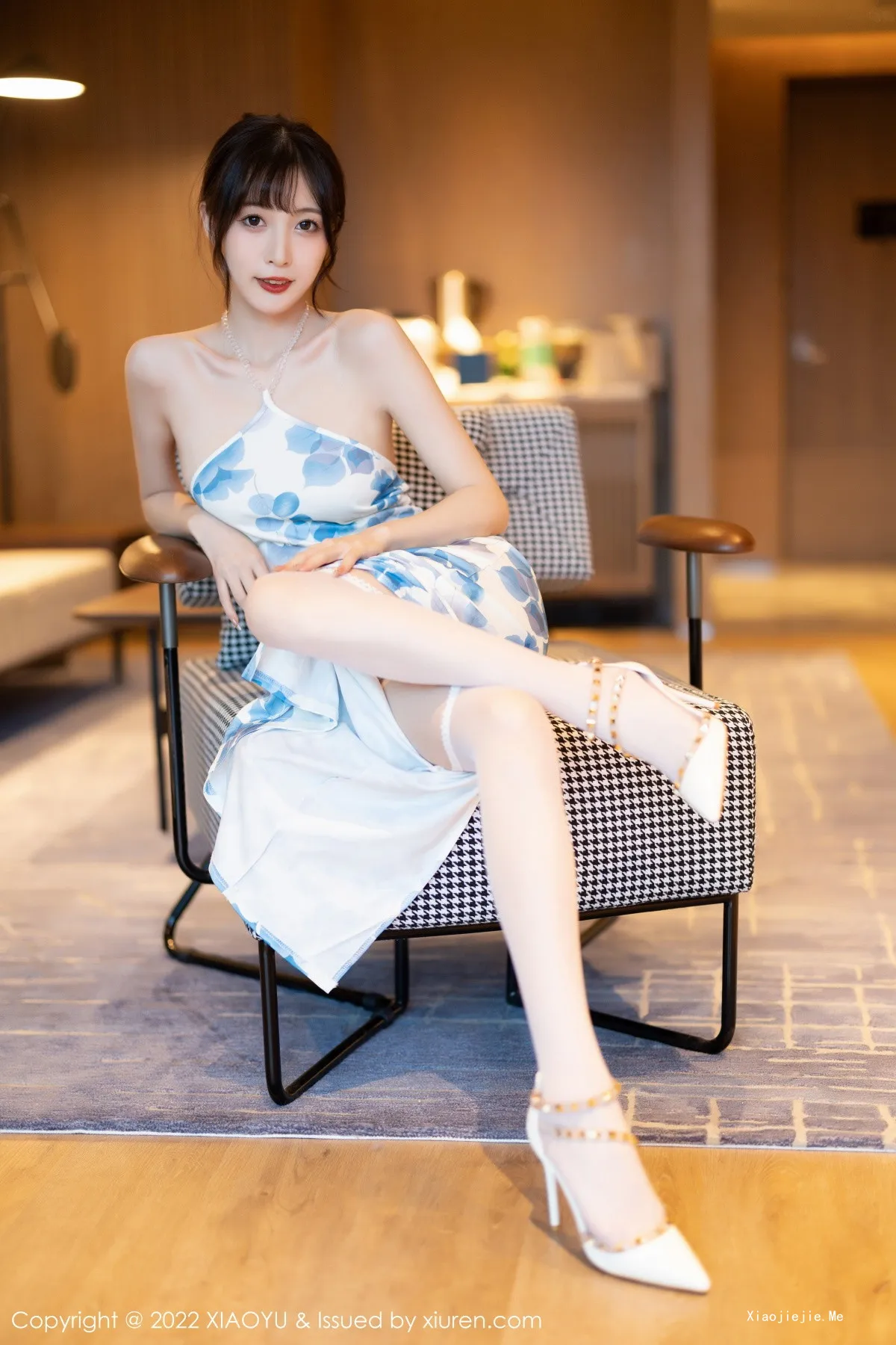 图片[20]-[XiaoYu画语界]Vol.877_模特林星阑性感露肩带图案连衣短配超薄白丝袜秀美腿迷人写真85P-blog.zhu.ee