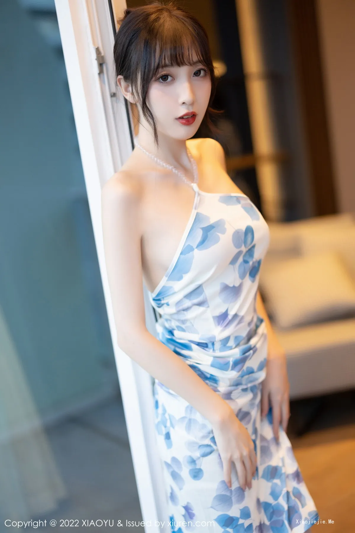 图片[34]-[XiaoYu画语界]Vol.877_模特林星阑性感露肩带图案连衣短配超薄白丝袜秀美腿迷人写真85P-blog.zhu.ee