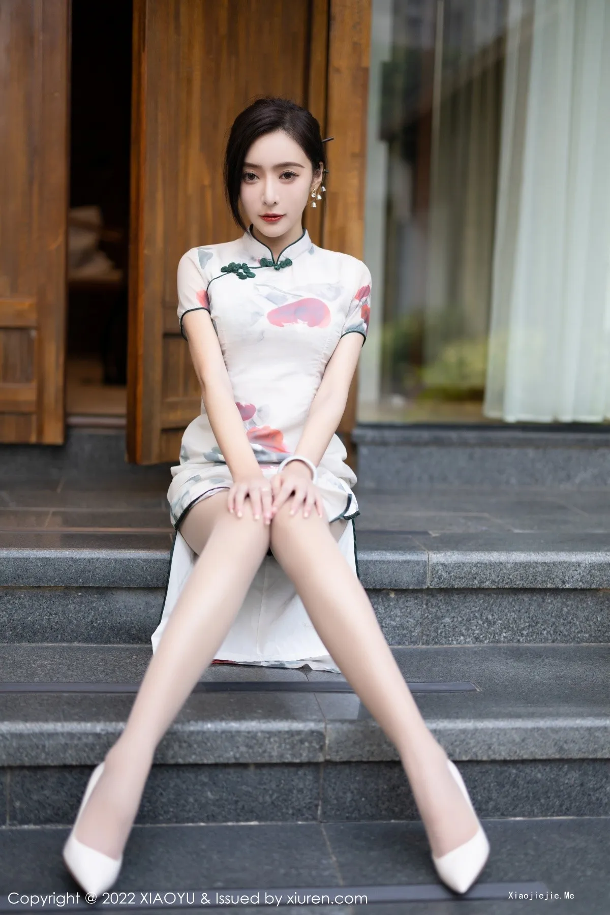 图片[28]-[XiaoYu画语界]Vol.872_女神王馨瑶杭州旅拍脱旗袍露蓝灰色蕾丝内衣超薄肉丝诱惑写真83P-blog.zhu.ee