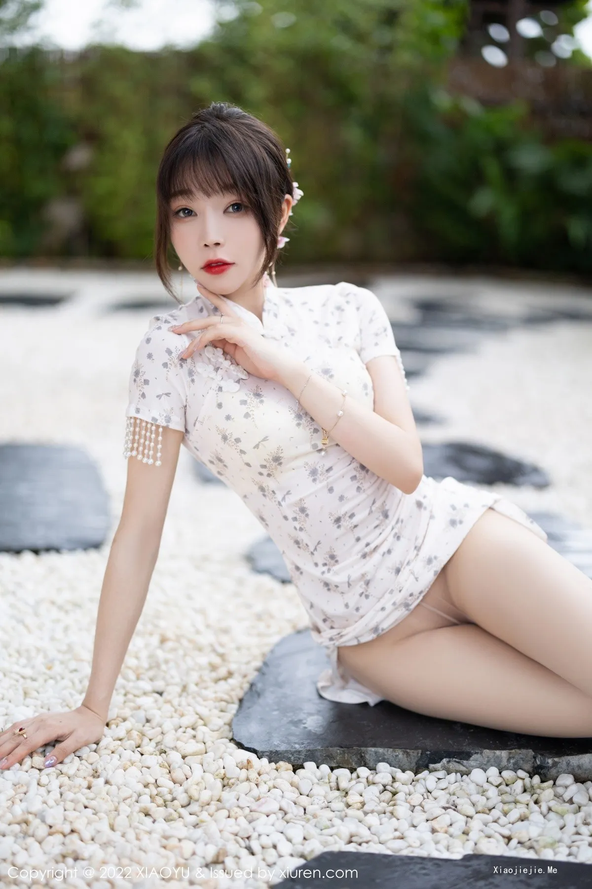 图片[46]-[XiaoYu画语界]Vol.838_女神徐莉芝Booty户外性感浅色旗袍+白色网纱服饰完美诱惑写真86P-blog.zhu.ee