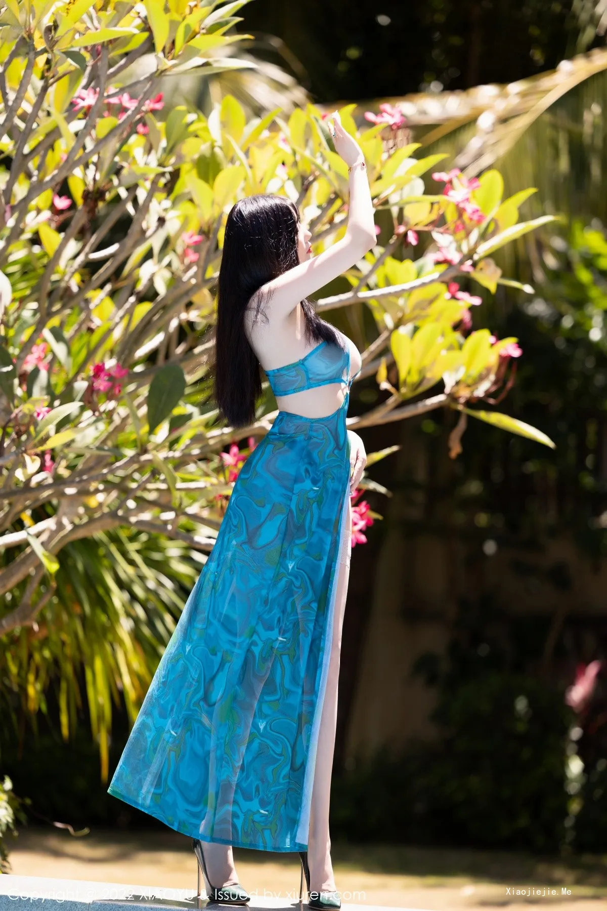 [XiaoYu画语界]Vol.831_女神杨晨晨Yome心愿旅拍户外+室内蓝色轻透飘裙完美诱惑写真73P-blog.zhu.ee