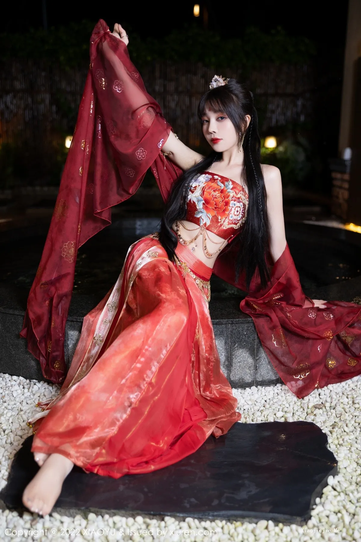 图片[8]-[XiaoYu画语界]Vol.827_女神徐莉芝Booty泳池性感红色轻透古装服饰秀完美身材诱惑写真70P-blog.zhu.ee