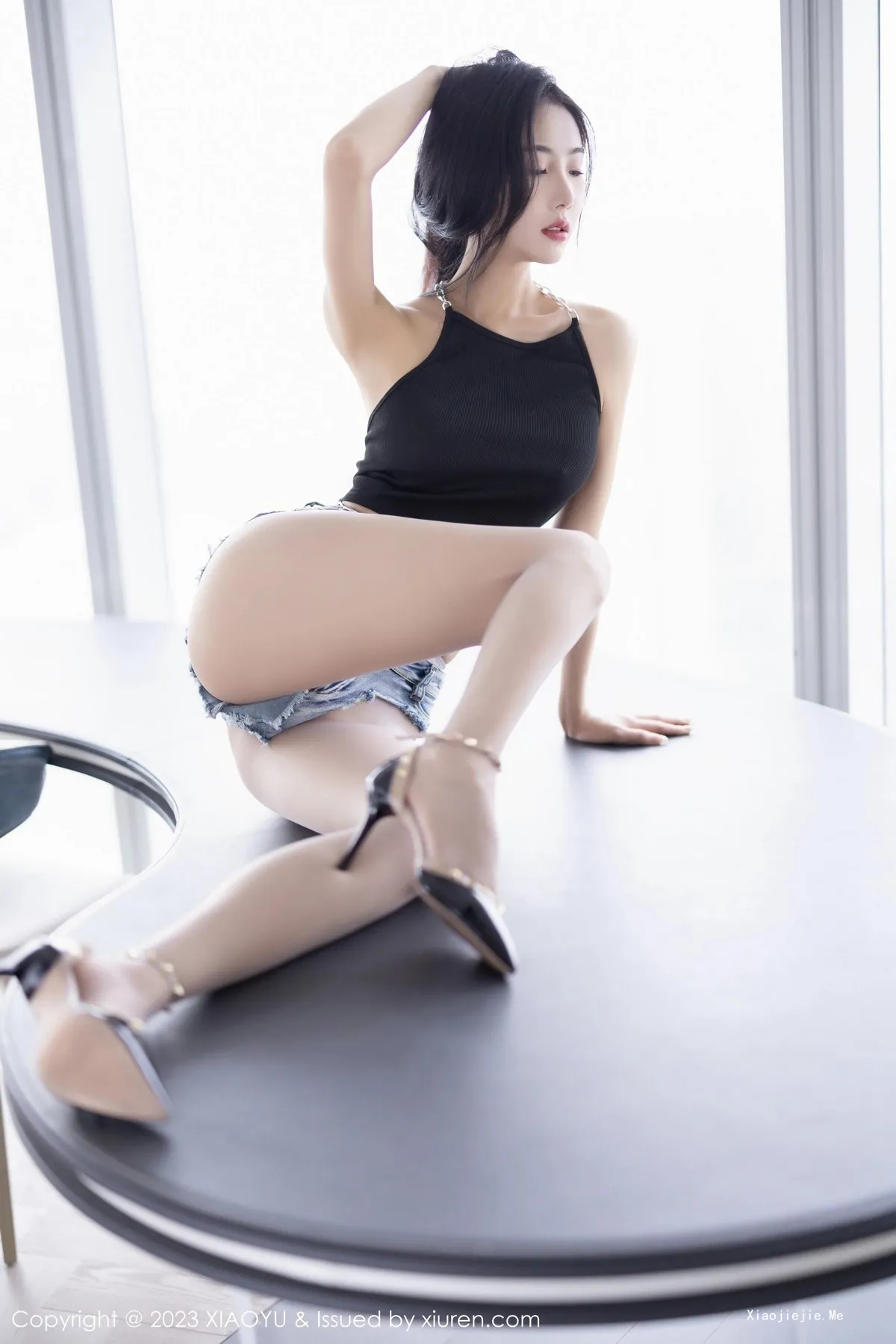 图片[38]-[XiaoYu画语界]Vol.1015_模特苏苏阿黑色上衣配超短牛仔裤超薄灰丝秀曼妙身姿诱惑写真88P-blog.zhu.ee