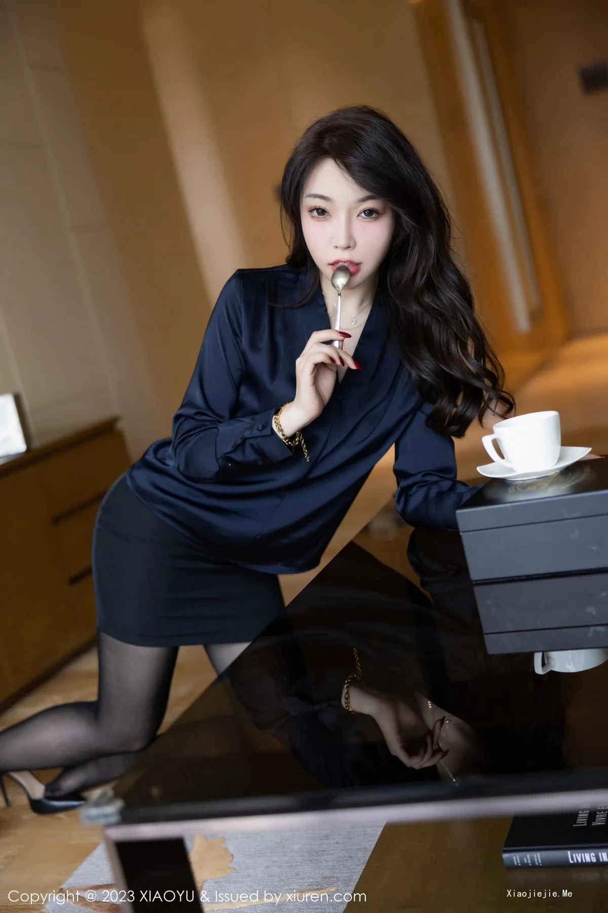 图片[18]-[XiaoYu画语界]Vol.1007_女神徐莉芝Booty脱OL装露性感开档连体黑丝秀曼妙身姿诱惑写真87P-blog.zhu.ee