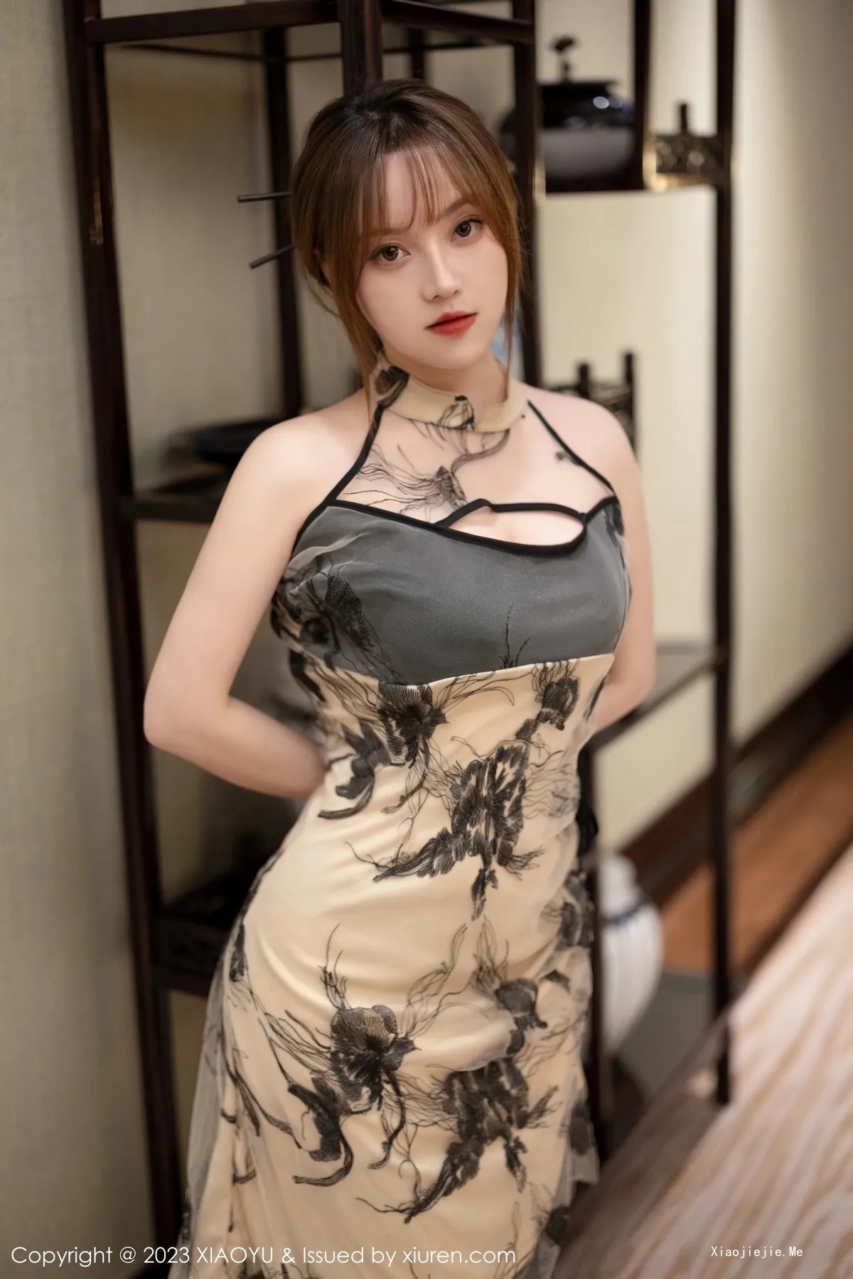 图片[2]-[XiaoYu画语界]Vol.1004_模特豆瓣酱脱连身长裙露性感黑色蕾丝内衣配黑丝吊袜诱惑写真84P-blog.zhu.ee
