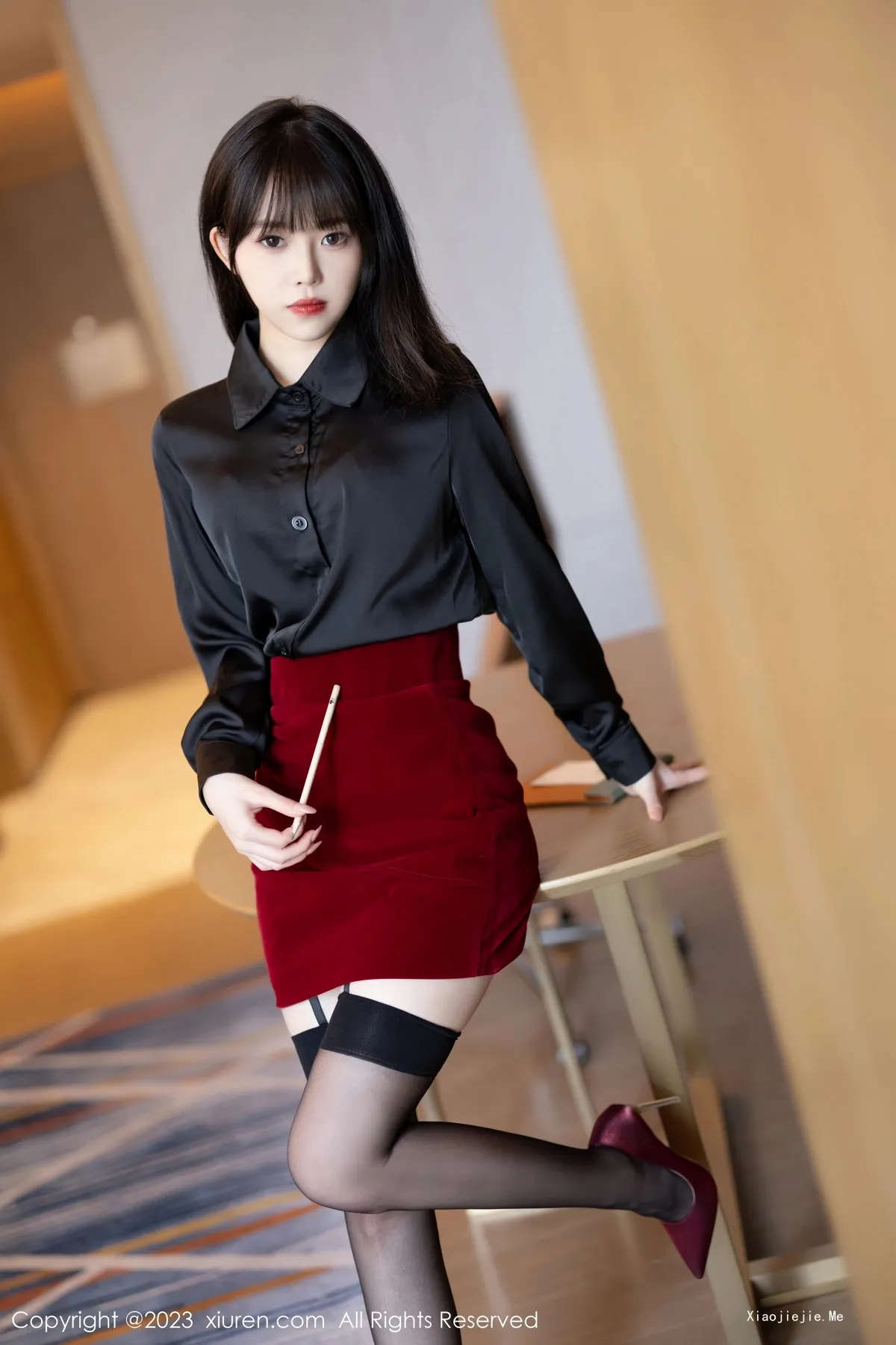 图片[6]-[XiaoYu画语界]Vol.1063_模特奶瓶黑色衬衫配红色短裙露红色蕾丝内衣黑丝吊袜魅惑写真81P-blog.zhu.ee