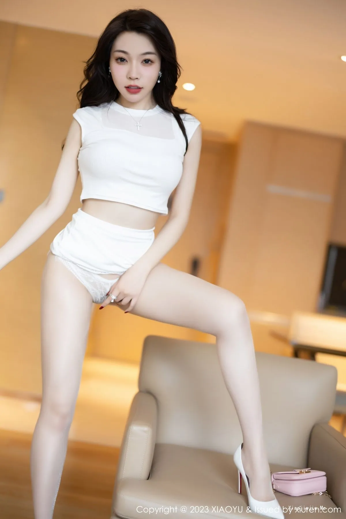 图片[28]-[XiaoYu画语界]Vol.998_女神徐莉芝Booty白色短款上衣配白短裙露性感蕾丝内衣诱惑写真86P-blog.zhu.ee