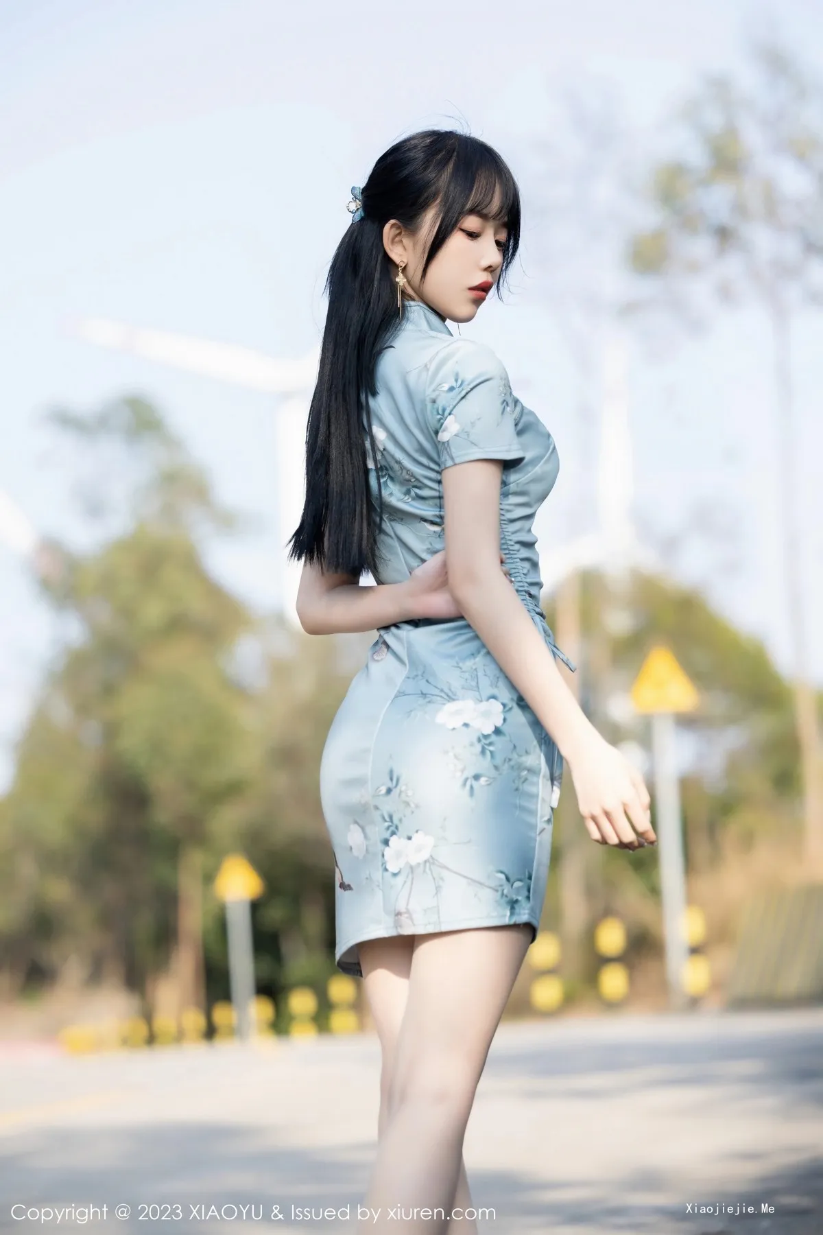 [XiaoYu画语界]Vol.997_模特奶瓶户外车拍性感蓝灰旗袍露粉色内衣秀曼妙身材诱惑写真97P-blog.zhu.ee