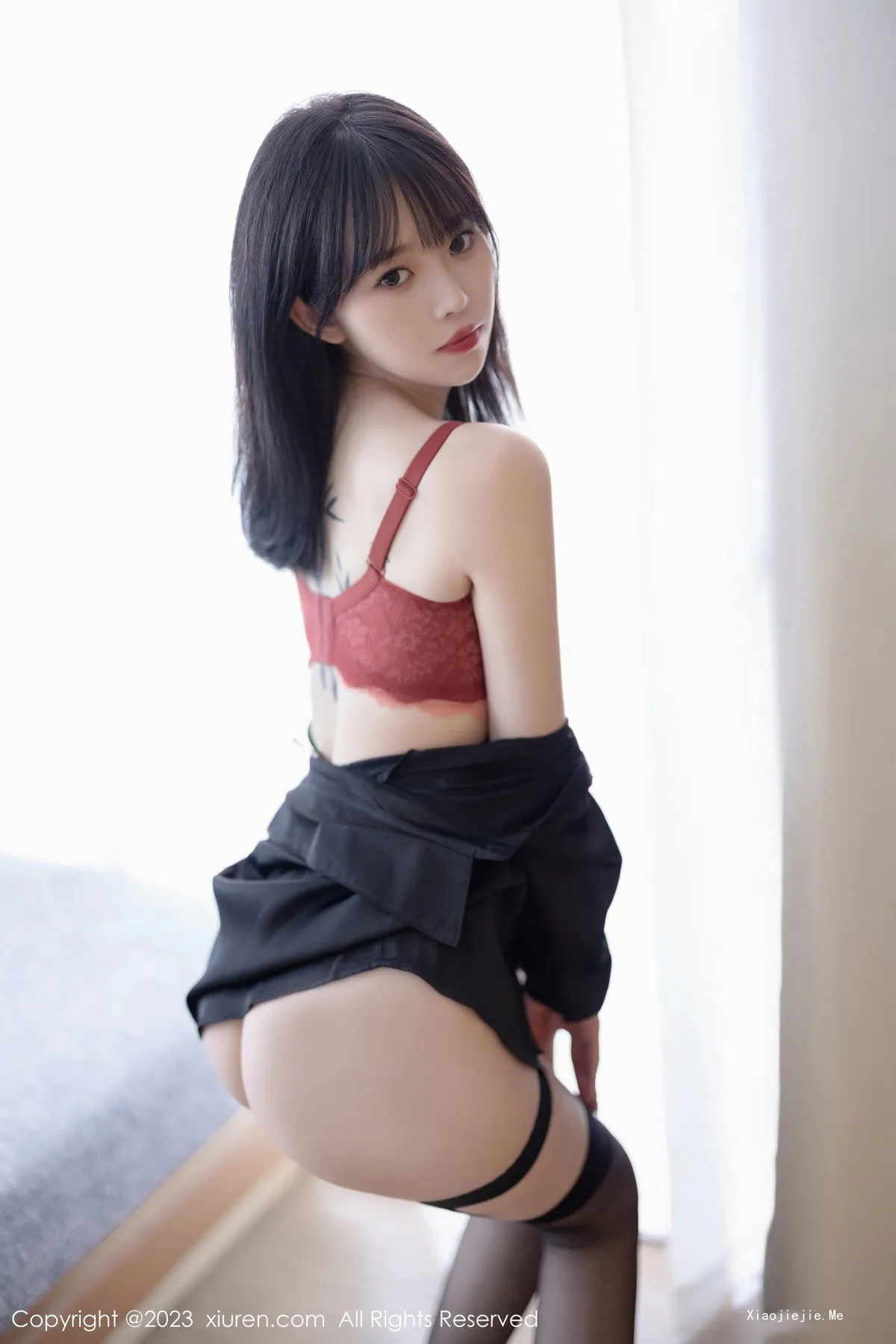[XiaoYu画语界]Vol.1063_模特奶瓶黑色衬衫配红色短裙露红色蕾丝内衣黑丝吊袜魅惑写真81P