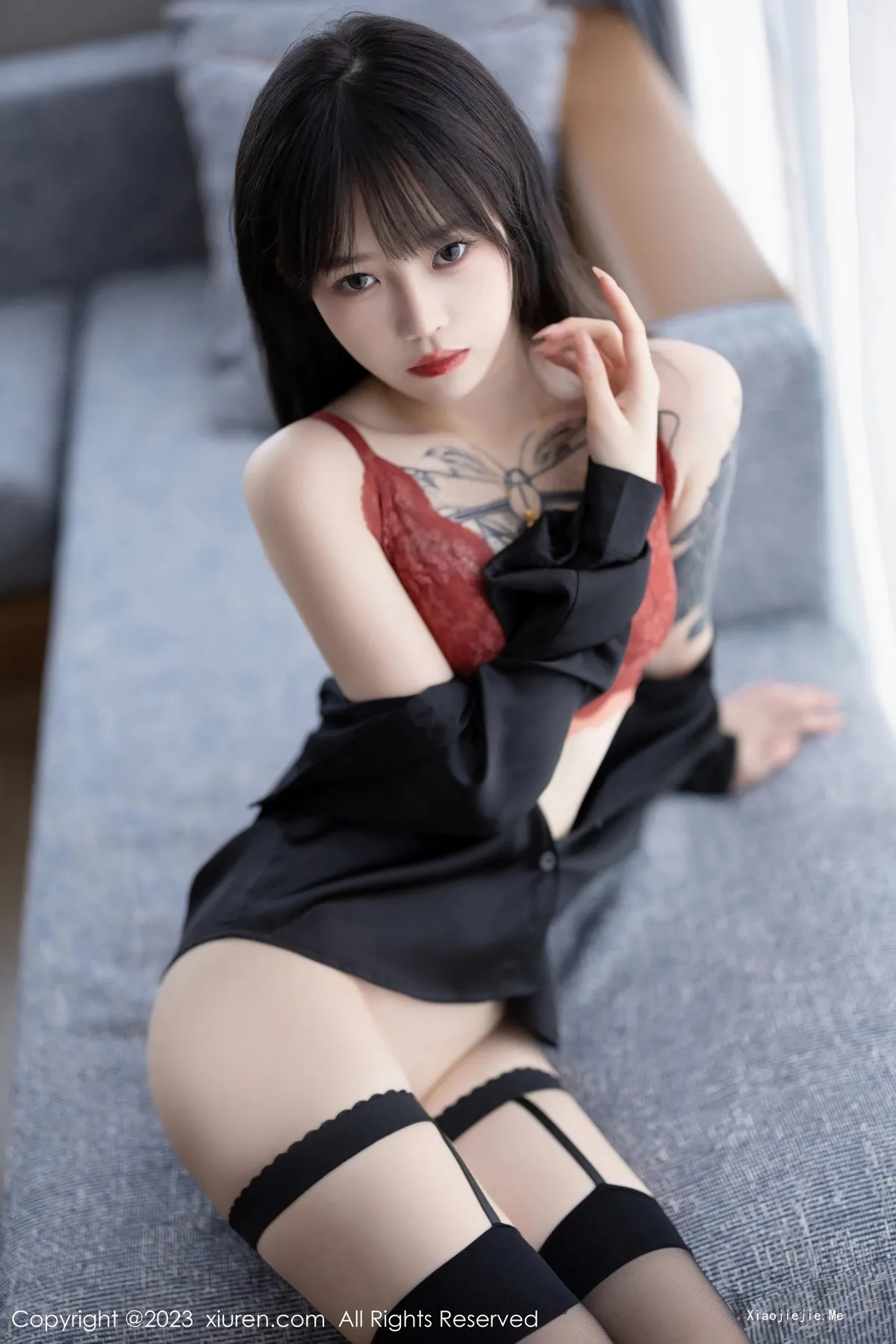 图片[70]-[XiaoYu画语界]Vol.1063_模特奶瓶黑色衬衫配红色短裙露红色蕾丝内衣黑丝吊袜魅惑写真81P-blog.zhu.ee