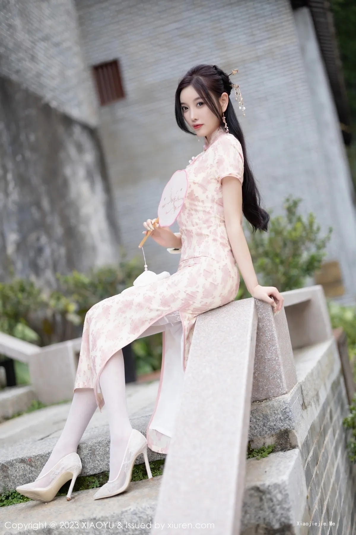 图片[6]-[XiaoYu画语界]Vol.993_女神杨晨晨Yome脱浅色旗袍露白色蕾丝内衣配白丝吊袜诱惑写真90P-blog.zhu.ee