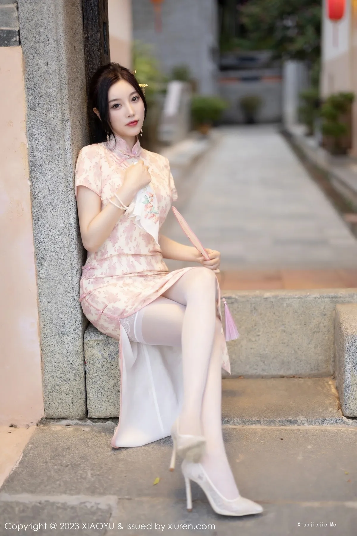 图片[10]-[XiaoYu画语界]Vol.993_女神杨晨晨Yome脱浅色旗袍露白色蕾丝内衣配白丝吊袜诱惑写真90P-blog.zhu.ee