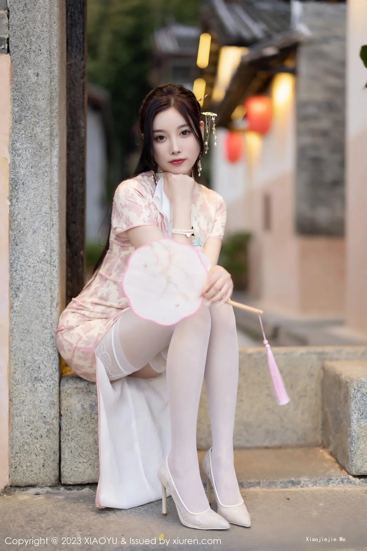 图片[14]-[XiaoYu画语界]Vol.993_女神杨晨晨Yome脱浅色旗袍露白色蕾丝内衣配白丝吊袜诱惑写真90P-blog.zhu.ee