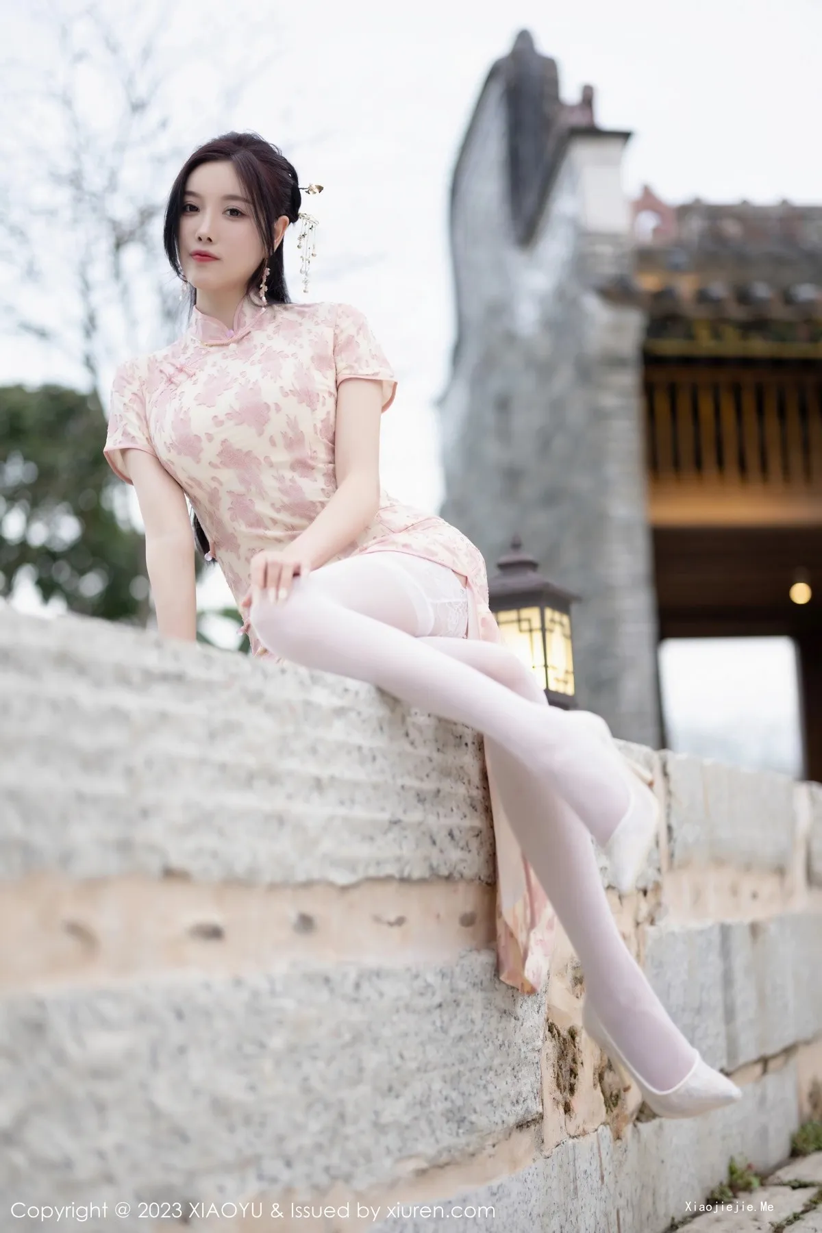 图片[24]-[XiaoYu画语界]Vol.993_女神杨晨晨Yome脱浅色旗袍露白色蕾丝内衣配白丝吊袜诱惑写真90P-blog.zhu.ee