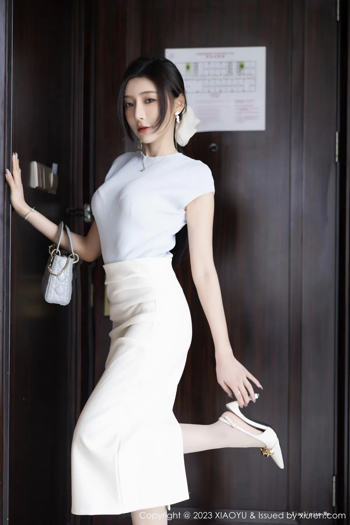 [XiaoYu画语界]Vol.1059_女神王馨瑶yanni淡粉色内衣配超薄无内肉丝秀惹火身材诱惑写真84P-blog.zhu.ee
